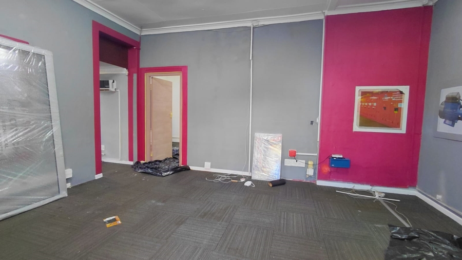 To Let Commercial Property for Rent in Quigney Eastern Cape